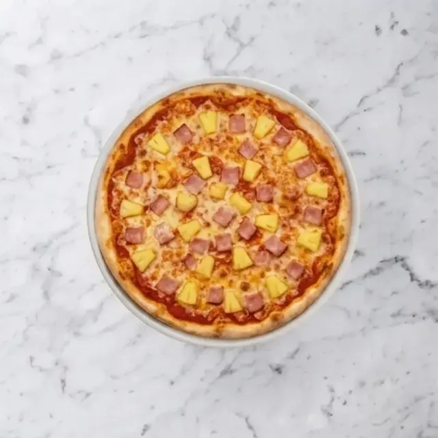 Hawaii — Tomatsås, ost och skinka, ananas